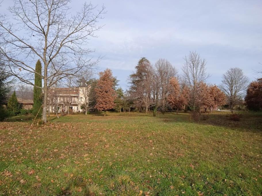 Maison Calme Avec Piscine Entouree De Son Parc Quintenas Exterior photo